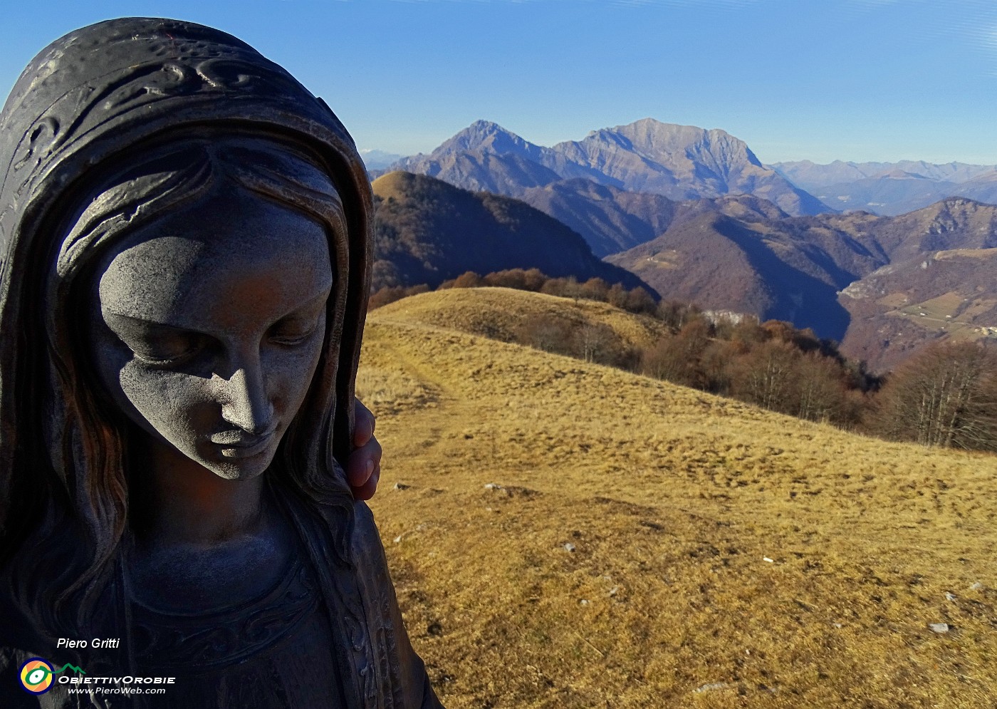 47 La Madonnina dei Canti con le Grigne sullo sfondo.JPG -                                